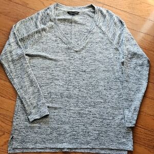 BANANA REPUBLIC GRAY /WHITE V NECK TUNIC Sz L